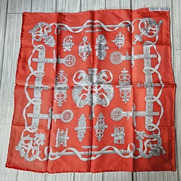 Hermès Ferronnerie Petit Carre 45 Scarf in Red and Gray - Picture 12 of 16